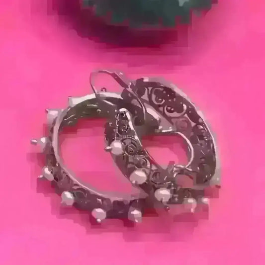 Filigree hoop earrings with pearls