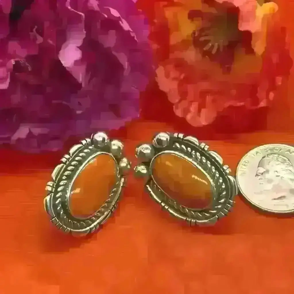 Santo Domingo spiny oyster round earrings by Robert