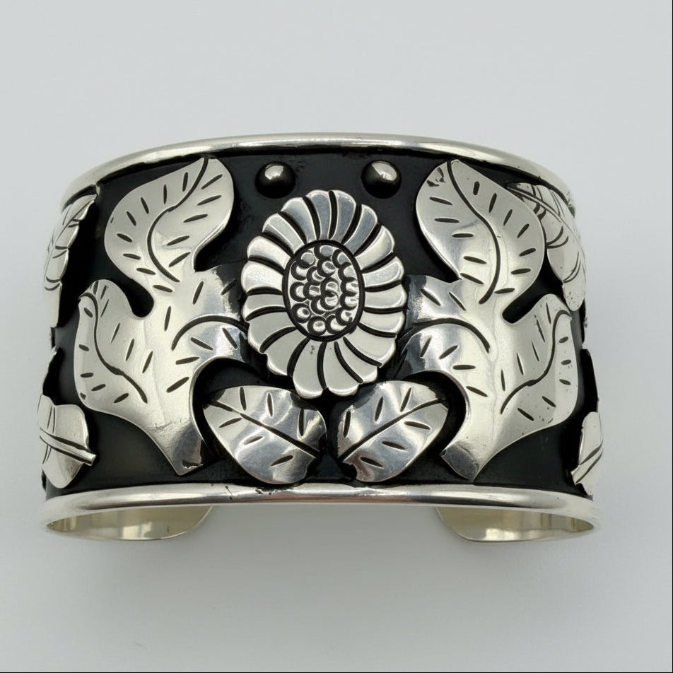 Silver Taxco bracelet, modern design and like a vintage Taxco bracelet