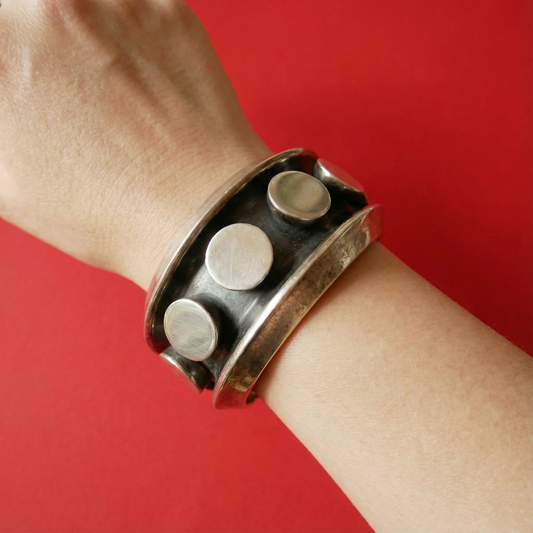 Vintage silver Taxco bracelet with circles-clamper bracelet