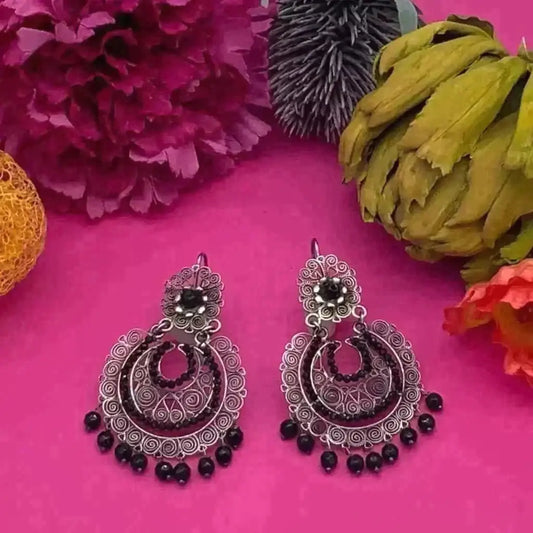 Mexican Silver filigree earrings with onyx beads