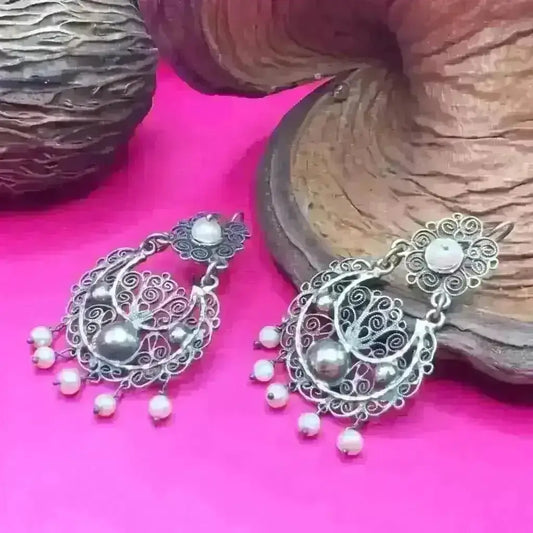 Oaxacan vintage Silver filigree earrings with pearls circa