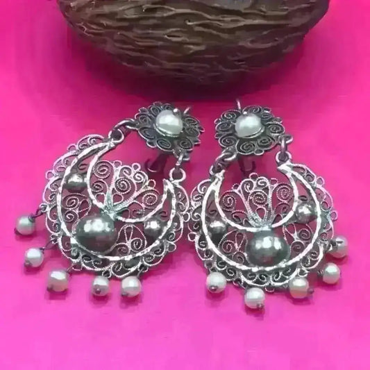 Oaxacan vintage Silver filigree earrings with pearls circa