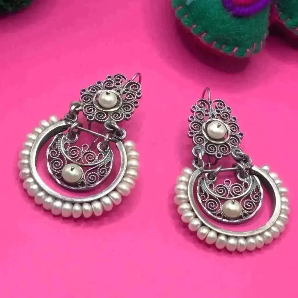 Oaxacan vintage Silver filigree earrings with pearls circa