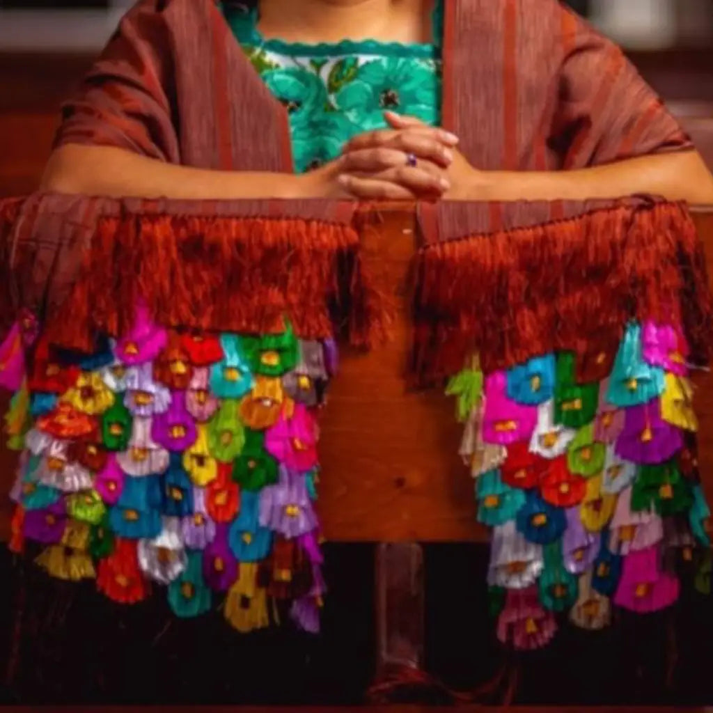 Purepecha rebozo with pattern fringe or ‘flowers’ - Shawl