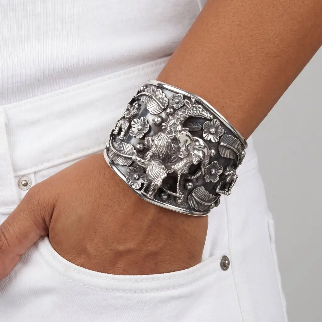 Silver Taxco bracelet modern design about the Jungle