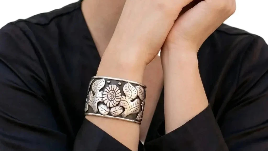 Silver Taxco bracelet modern design and like a vintage