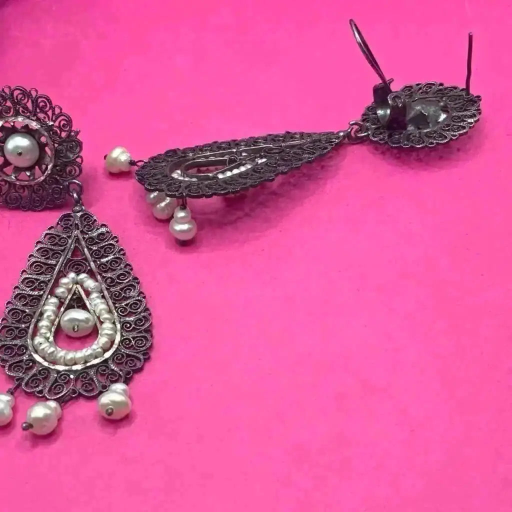 Traditional Oaxacan earrings with pearls