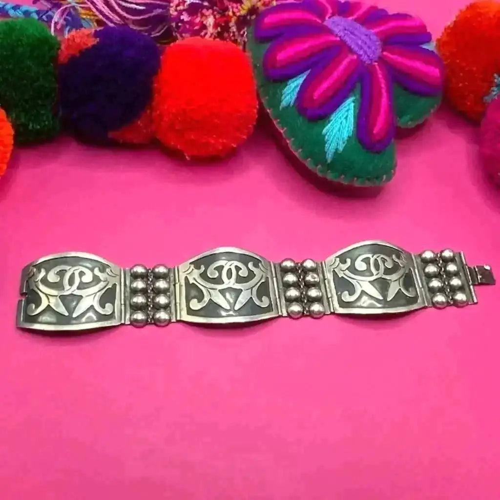 Vintage Taxco bracelet with inlaid silver circa 1940